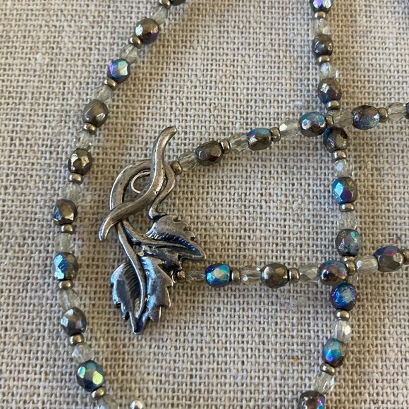 ✨ New Laura Hansen Design fleur de lys beaded locket necklace - Picture 5 of 8